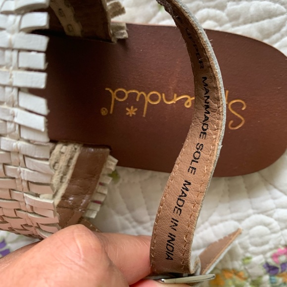 Women white woven adjustable strap, round toe, block heel buckle leather sandals - Picture 11 of 14